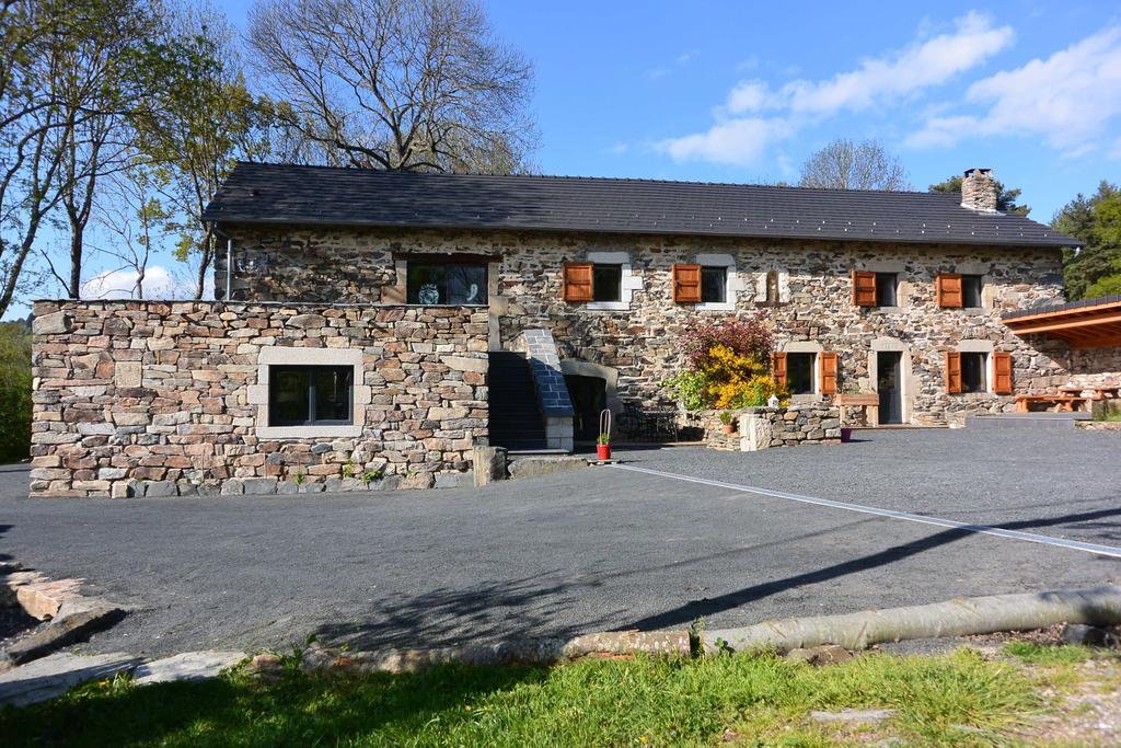 Chambre D'Hotes Aux Pays Des Sucs Saint-Hostien Exterior photo